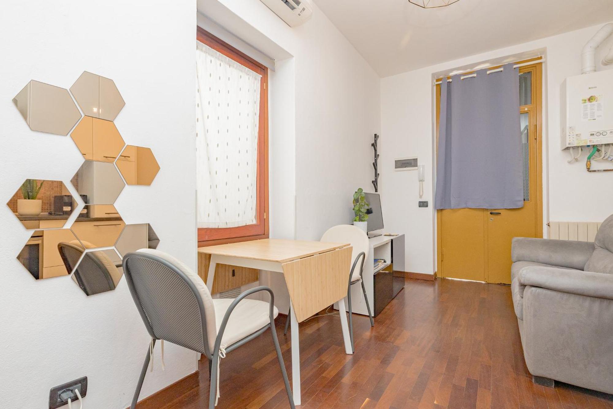 Comfortable Typical Old Style Apartment Milan Extérieur photo